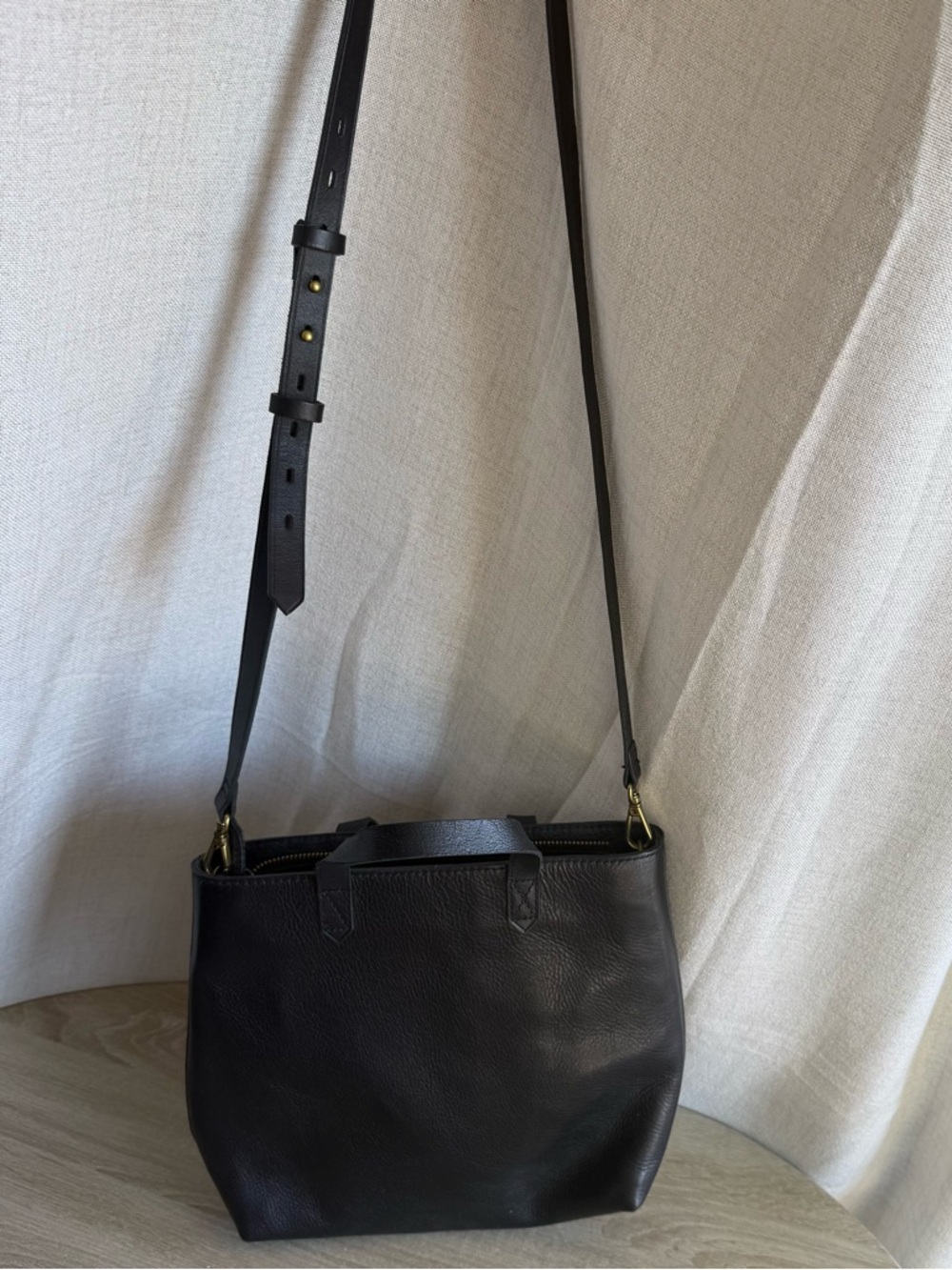 MADEWELL Black Genuine Leather Crossbody Tote Bag Minimalist Zip Top Medium